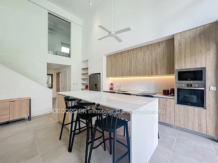 Magnifique appartement de type duplex situé à Pointe aux Cannoniers