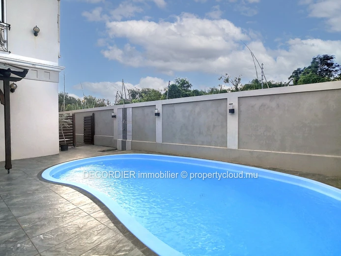 Maison individuelle avec piscine