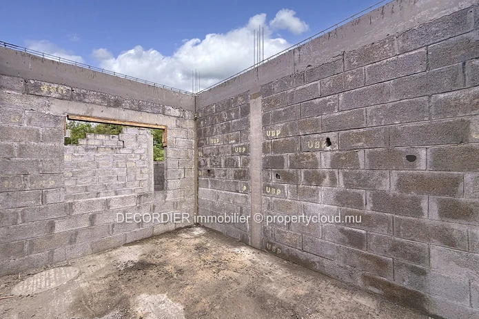 Elegant villa under construction with pool & garden