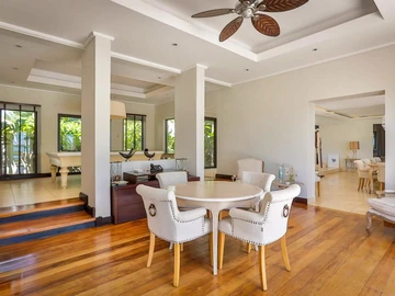 6 Bedroom House