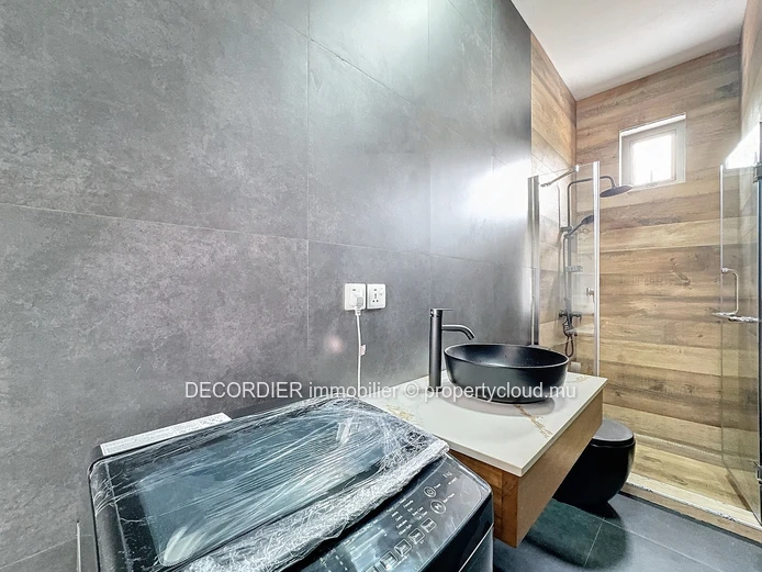 Duplex neuf et cosy niché à 10 minutes à pied de la plage