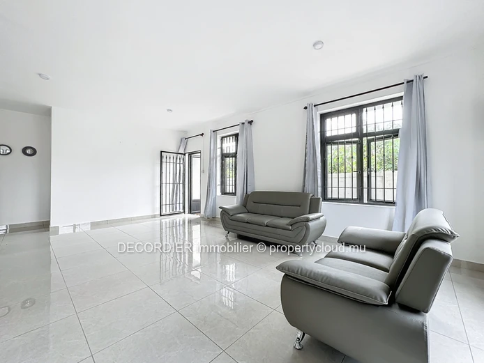 New apartment located on the ground floor 6 minutes' walk from Grand Baie La Croisette (Sole Mandate)